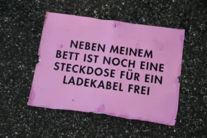 Noppenfolie im Hochbeet – wie herum? Welche Seite der Noppenfolie nach innen gehört und warum die Ausrichtung wichtig ist